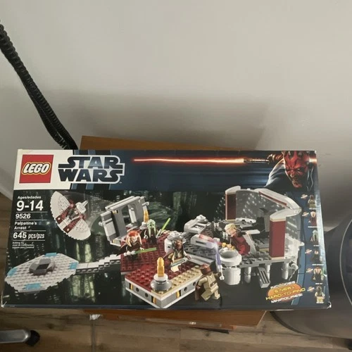 LEGO Star Wars Palpatine's Arrest 9526 Complete Set 645 Pieces 5 Minifigs SEALED