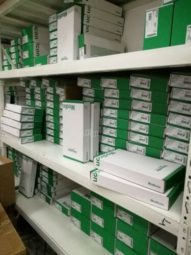 New In Box Schneider TSXP57304M Unit Processor - Bild 2 von 7