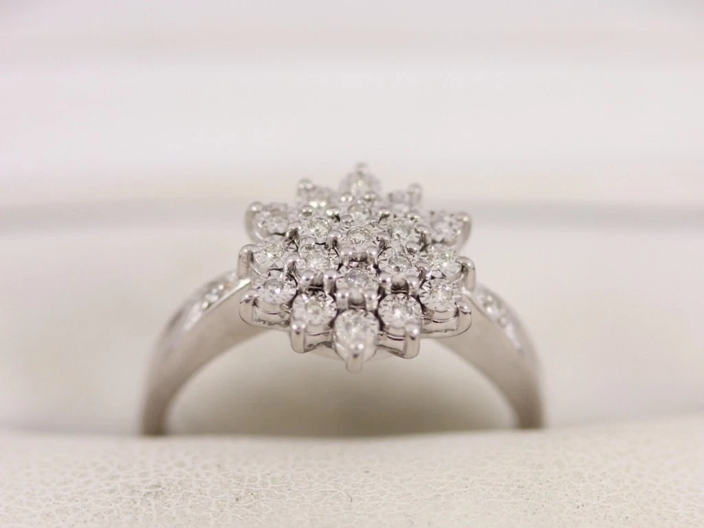 9ct white gold cluster best sale ring