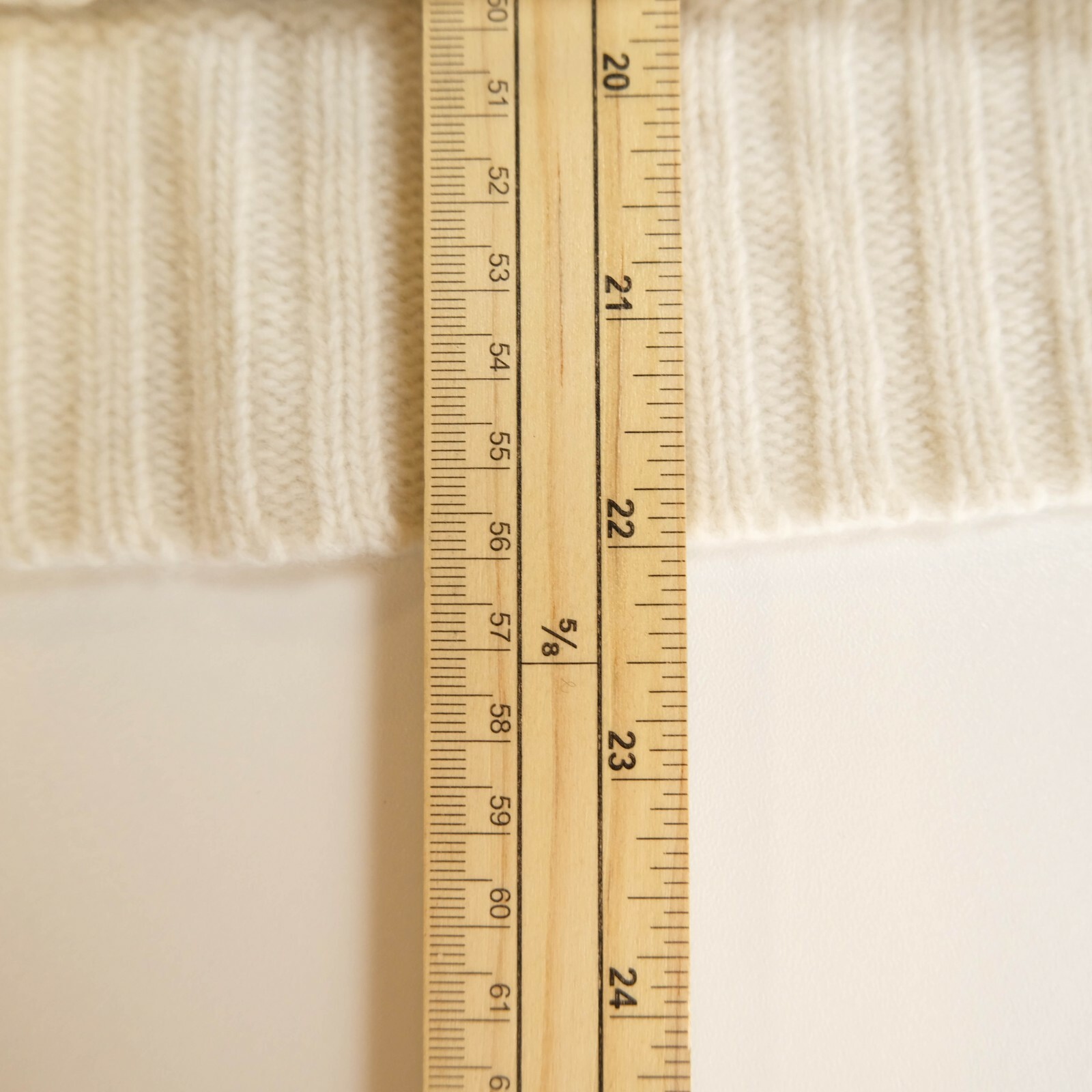 Peak Performance White Round Neck Wool Blend Swea… - image 9