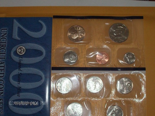 2000-P & D US Mint Uncirculated Coin Set in Mint Packaging & COA - Picture 2 of 3