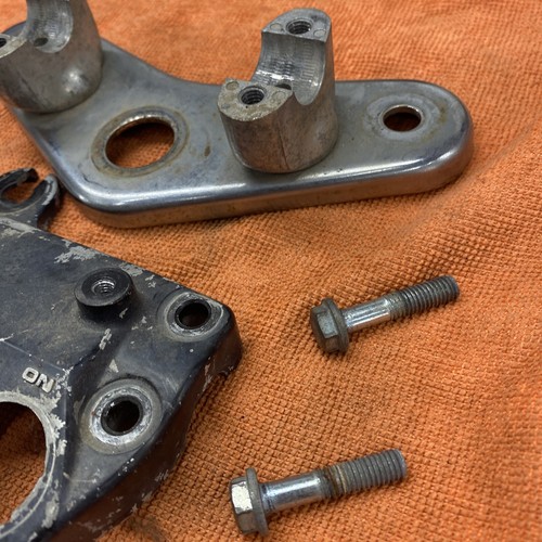 OEM TOP TRIPPLE TREE FORK CLAMP PLATE 200E 200ES BIG RED ATC HONDA 3 WHEELER - Picture 4 of 7