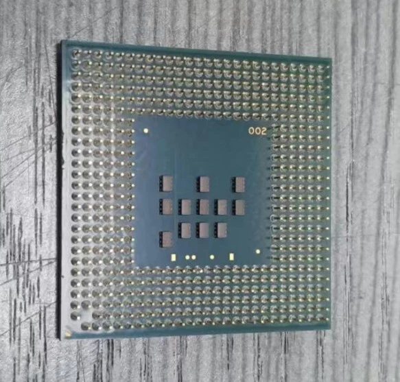 1 pieza Intel SL7SL... .Core 2. ...Duo Mobile 770 2.13GHz/2M/533 MHz Socket M CPU... Foto 2 de 2