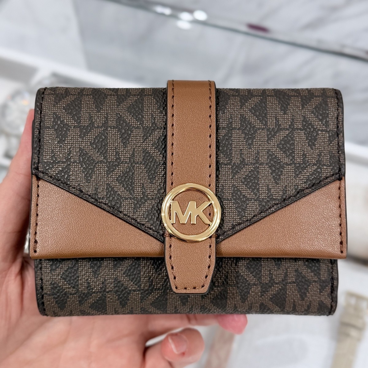 Michael Kors Greenwich Medium Envelope Trifold Wallet Signature