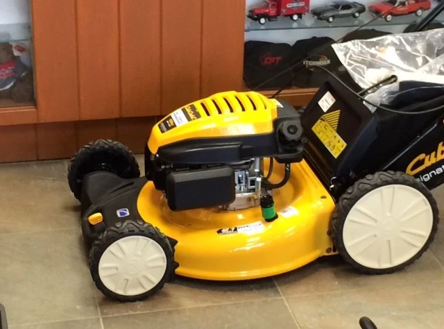 Cub cadet 21 inch self propelled mower deals