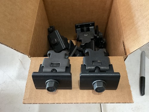 (C) K2 Systems K2 Cross Clamp Set Dark 4000145 QTY 20 New Open Box - Foto 1 di 2