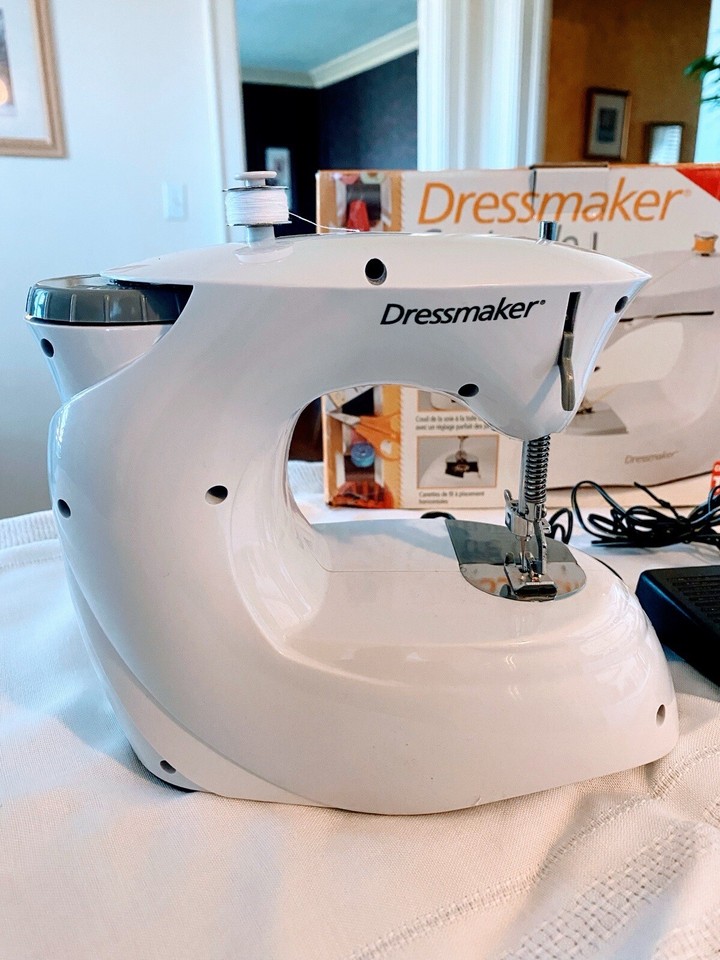 Dressmaker Sewing Machine Model 998B Excellent Used Condition eBay