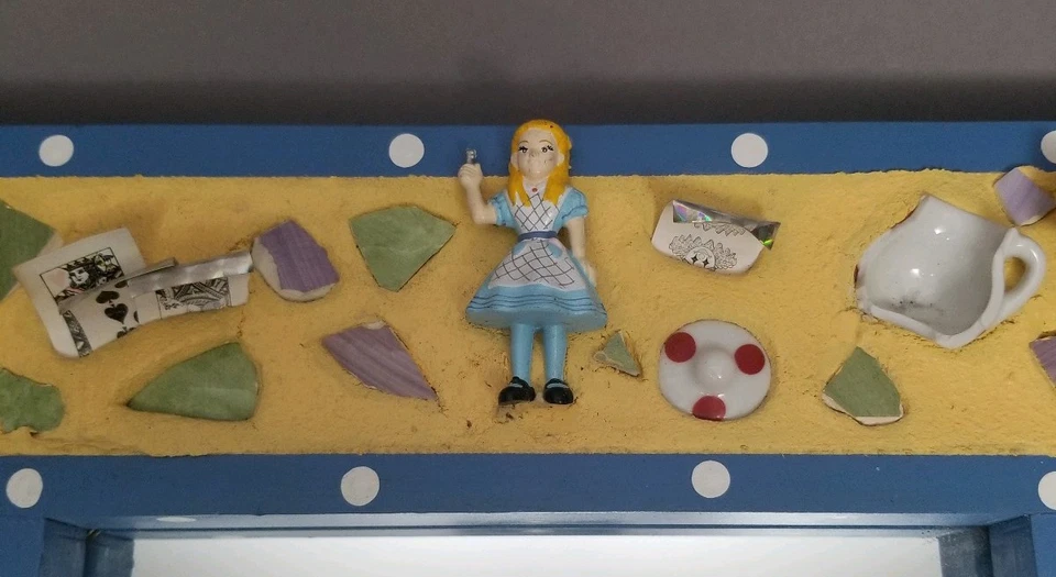 Arte de pared con espejo enmarcado Alicia en el país de las maravillas de colección 15"x17" raro único Foto 2 de 4