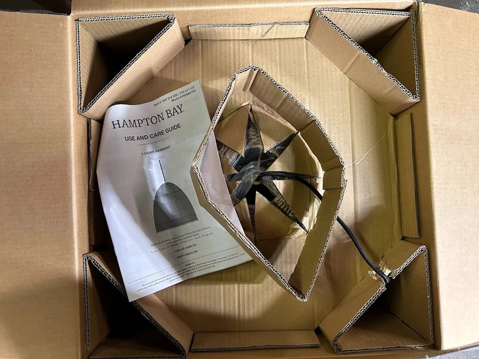 Colgante Hampton Bay Highler Isla Negro Mate 1 Luz con Tono Ratán Natural Foto 4 de 4