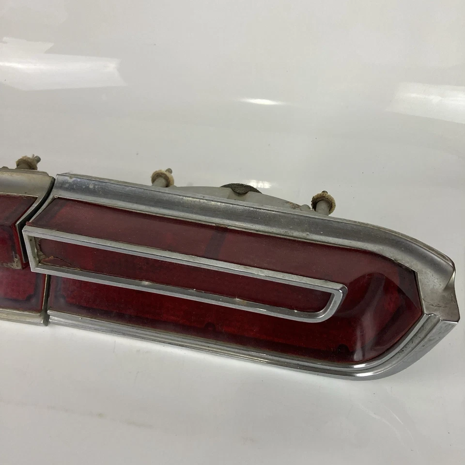 Оригинальный левый и правый задний фонарь 1967 Plymouth Fury II - Изображение 2 из 4