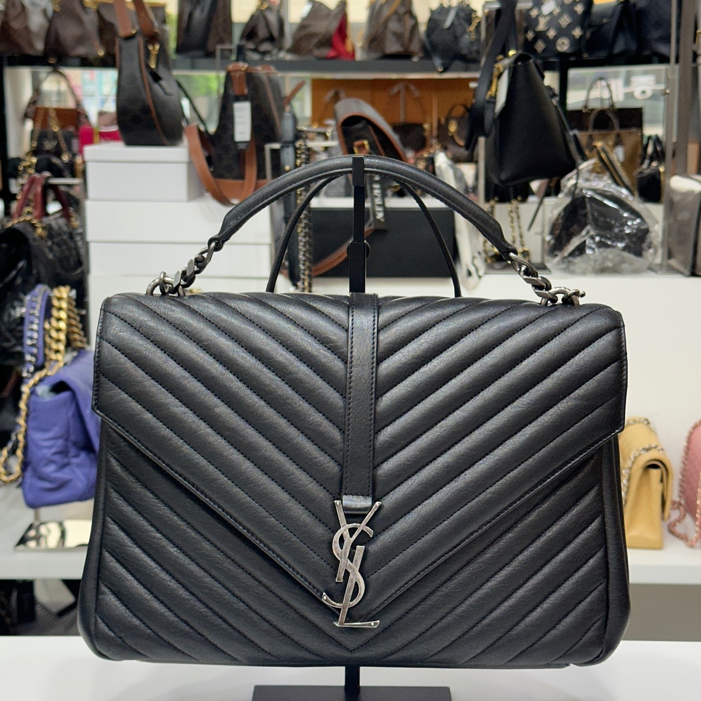 Borsa a tracolla grande Saint Laurent Monogram College nera 600278 137765096