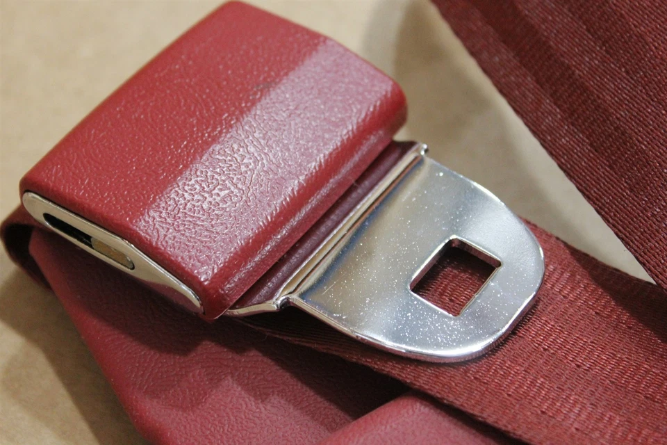 91-94 GMC Blazer Jimmy S/T Cinturón de seguridad trasero Hebilla retractora 15618285 Nuevo de Lote Antiguo OEM Foto 4 de 4