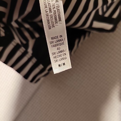 Victoria's Secret VSX Sports Bra Black/White Size M Mesh Crisscross Straps - Picture 6 of 8