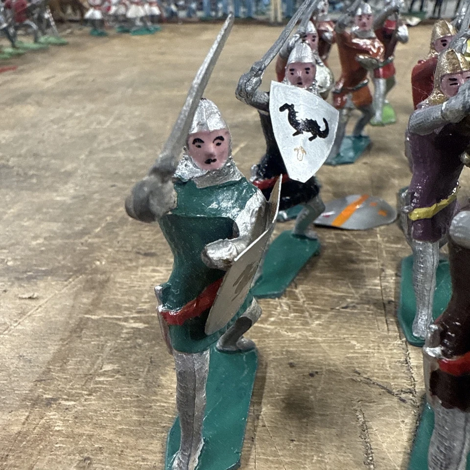 Espadas fundidas huecas caballeros arqueros personalizados de colección Cherilea Inglaterra escudos Foto 2 de 4