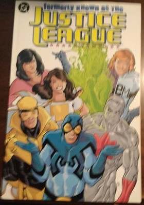 FORMERLY KNOWN AS THE JUSTICE LEAGUE TPB 1st Print DC English Giffen DeMatteis