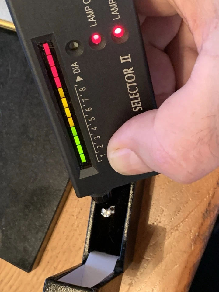 9ct White Gold Mens Single 0.40 Carat Diamond Earring - Image 4 of 4