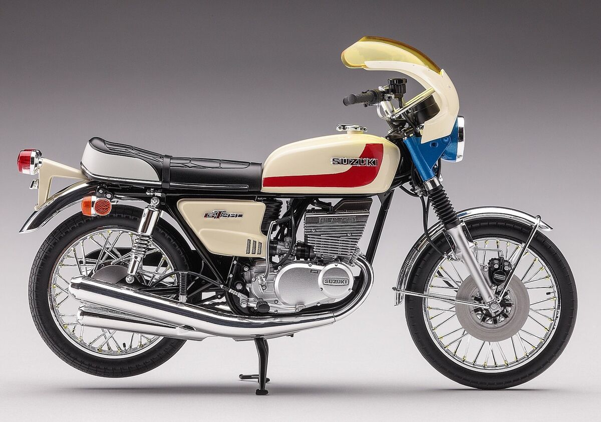 Hasegawa Kamen Rider Takeshi Hongo's bike Suzuki GT380 B 1 Hasegawa Kamen Rider Takeshi Hongo's bike Suzuki GT380 B 1