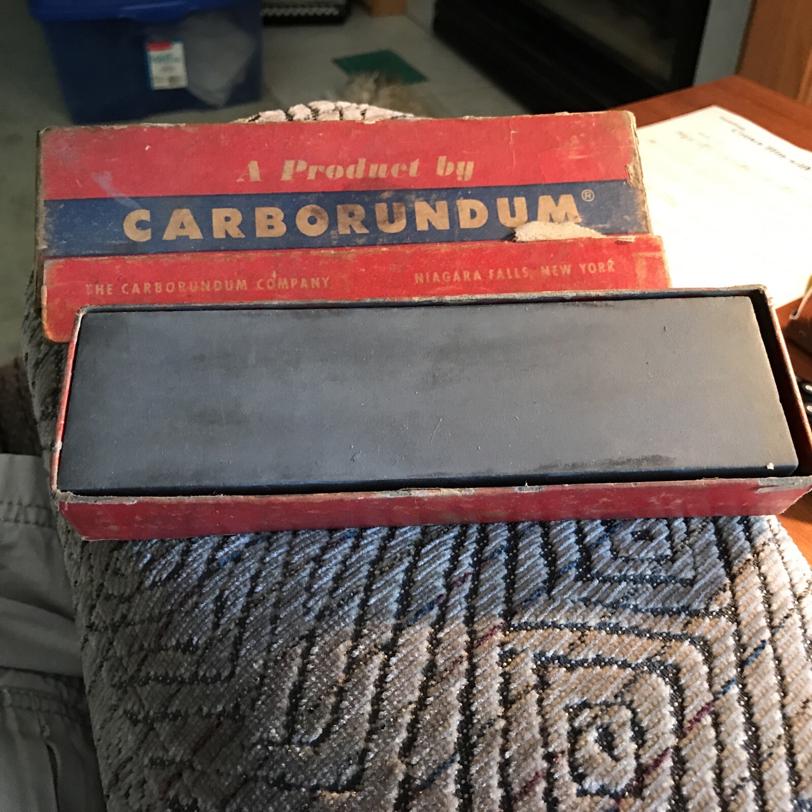 NICE VINTAGE CARBORUNDUM 110 SHARPENING COMBINATION STONE Box eBay