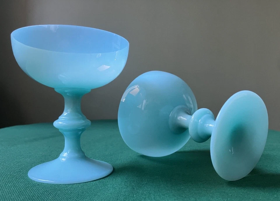 2 coupes à Champagne en Opaline Bleu De Portieux Vallerysthal - Photo 4/4