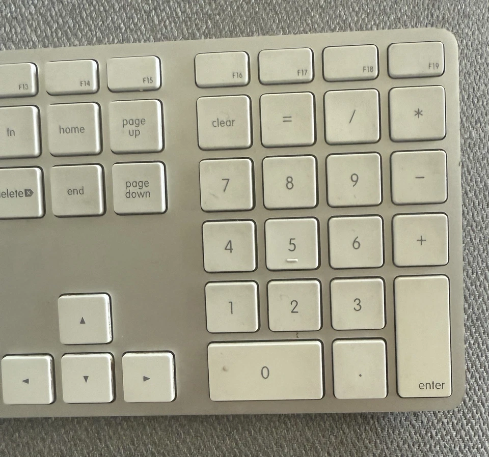 Genuine Apple wired Keyboard with Numeric Keypad with Built In Riser - Image 2 of 3