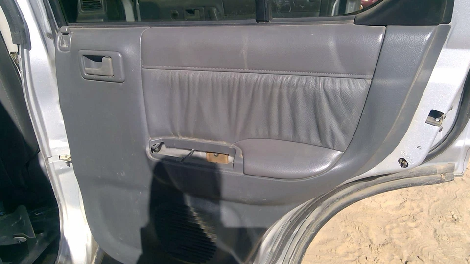 Passport Passenger 2001 2002 puerta trasera derecha interior panel de moldura solo trasero gris Gy Foto 3 de 4