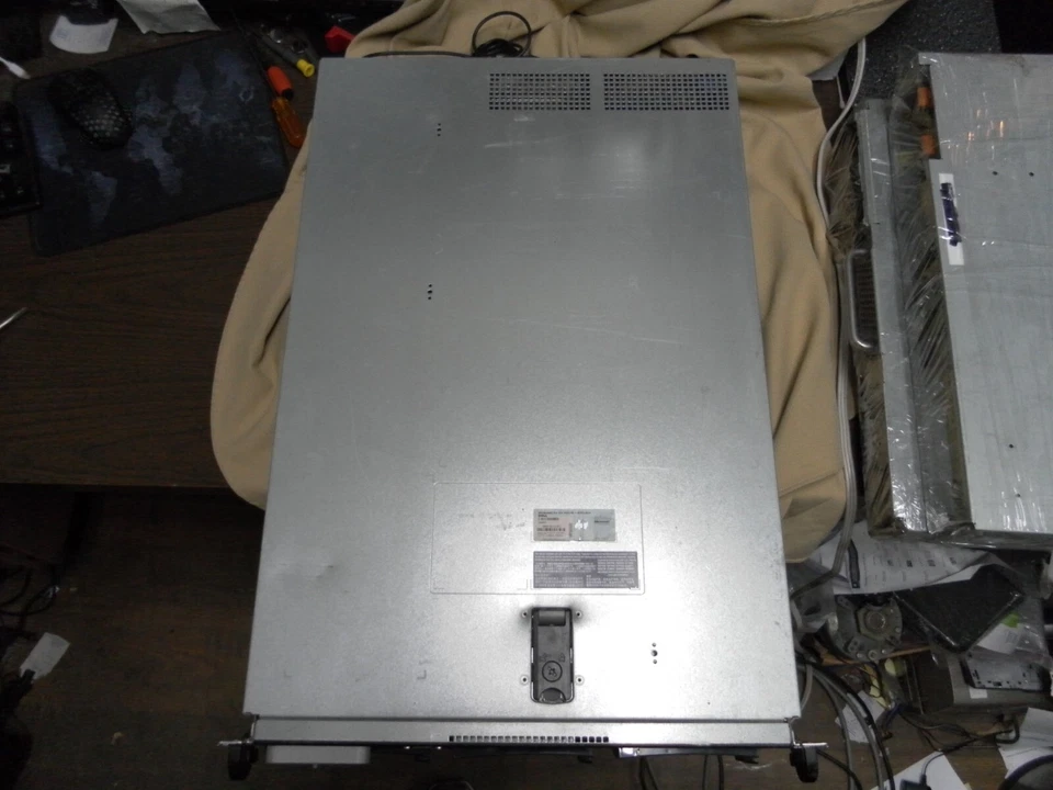 Dell PowerEdge 2950 Server Xeon - NO RAM,NO HDs, TESTED FOR POWER - Image 2 of 4