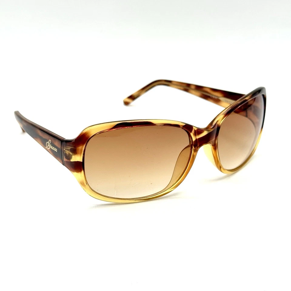 Gafas de sol Guess ovaladas de gran tamaño de colección marco marrón con caparazón de tortuga y lentes degradadas Foto 2 de 4