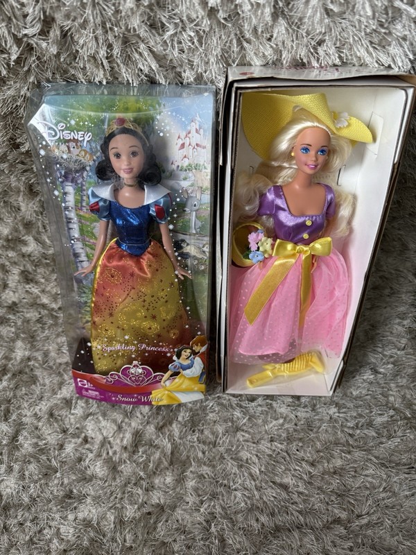 Set Of 2 Barbie’s Spring Blossom And Snow White