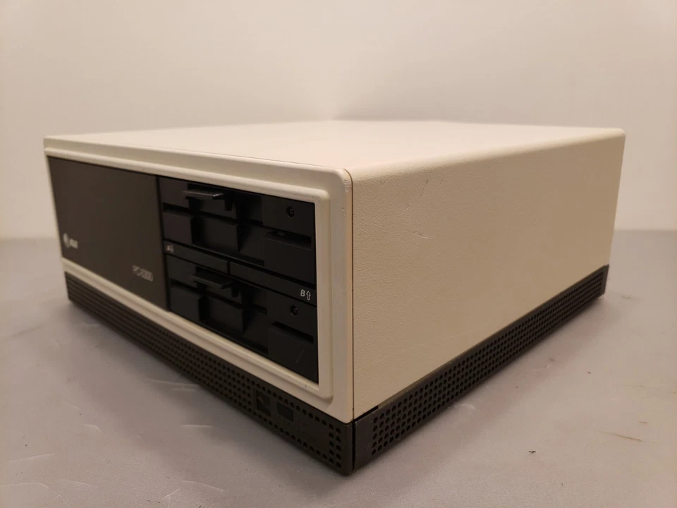 Vintage AT&T PC 6300 8MHz Olivetti Computer Personal Computer CPU Z/E-B ATT AT+T - Image 2 of 4