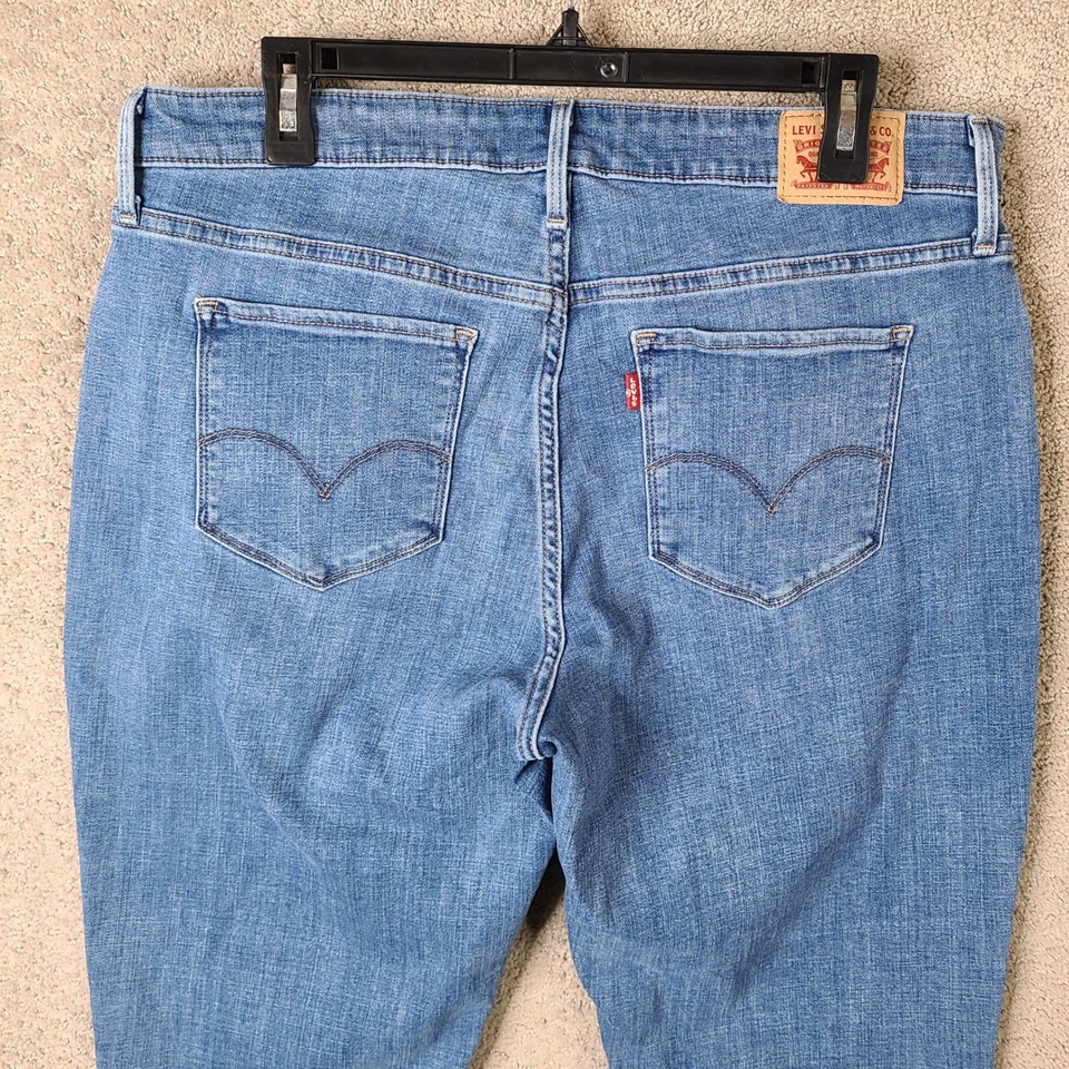 Levis Jeans Womens Plus 18W Blue Capri Mid Rise Medium Wash Denim Stretch - Image 4 of 4