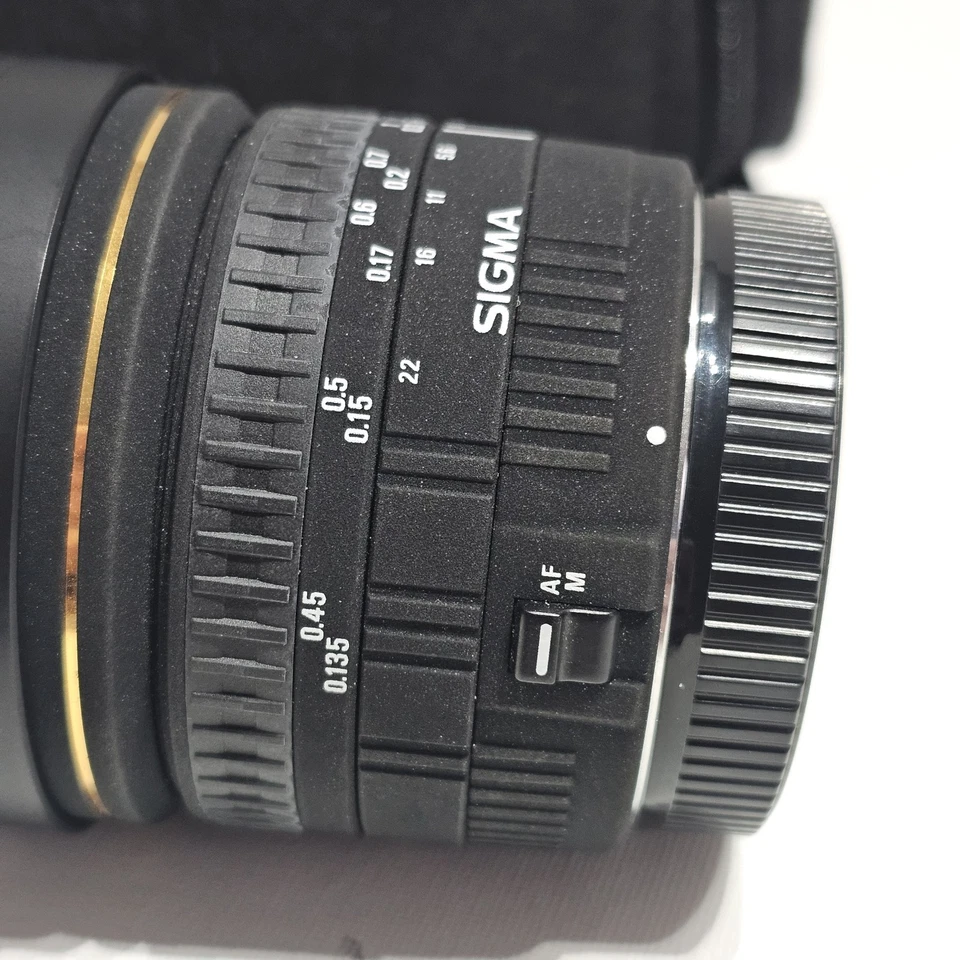 Sigma 8mm f/3.5 EX DG Fisheye Canon EF Fit Lens Made In Japan With Lowepro Case - Image 3 of 4