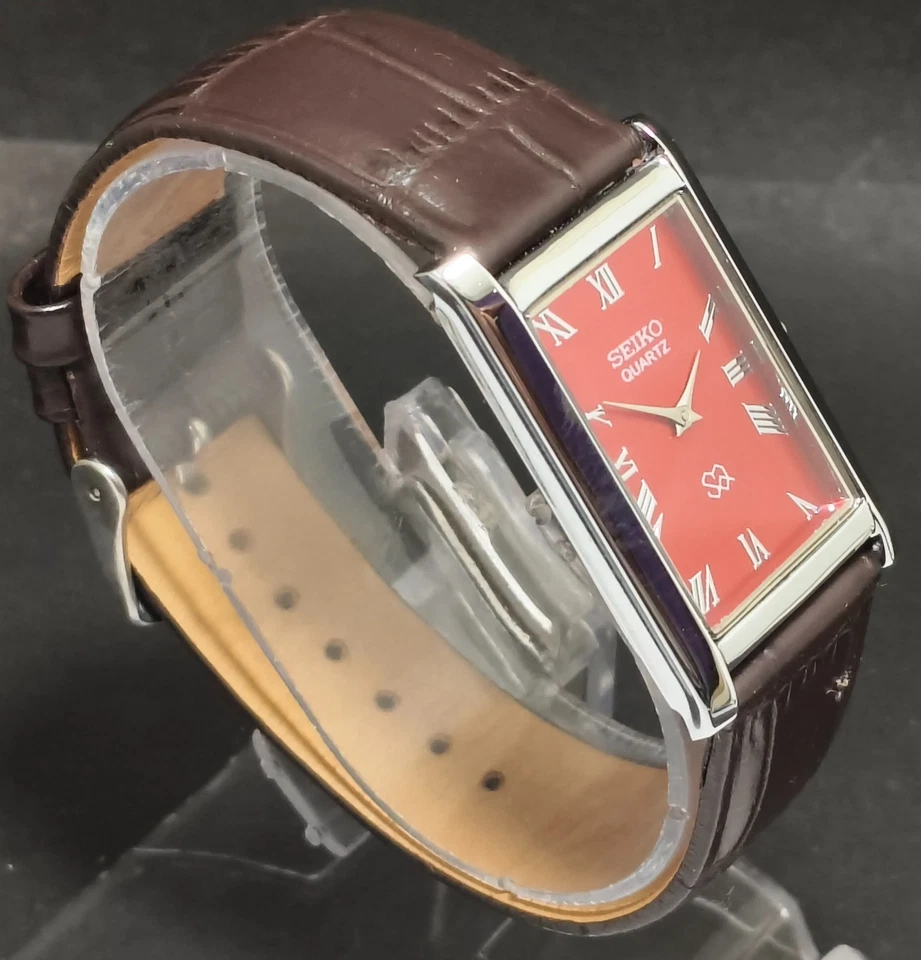 Reloj Pulsera Seiko Vintage Delgado Cuarzo Cara Roja Caballeros Envío Gratis Foto 4 de 4