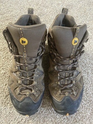 MERRELL STONE/OLD GOLD WALKING BOOTS SIZE 8