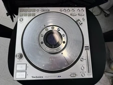 Technics SL-DZ1200 Direct Drive Digital CD SD Card Turntable