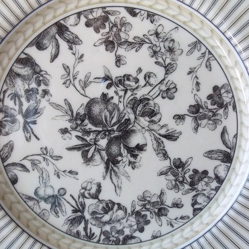 ROYAL DOULTON STUDIO PROVENCE PLAID DINNER & SALAD PLATE SET BLACK & TAUPE PLAID - Picture 7 of 10