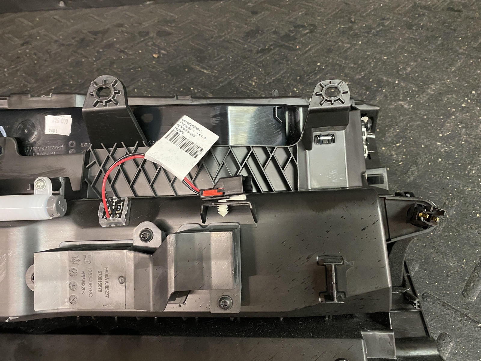 2017 MASERATI GHIBLI BLACK GLOVE BOX STORAGE COMPARTMENT