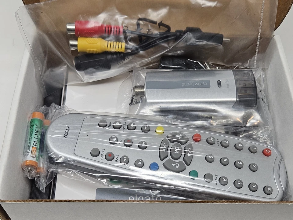 Elgato EyeTV Hybrid TV Stick for Mac or PC HDTV & Analog TV With Box New - Image 2 of 3