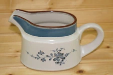 Noritake Pleasure 8344  Gravy Boat or Sauce Bowl, 7 1/2" x 3 1/2"