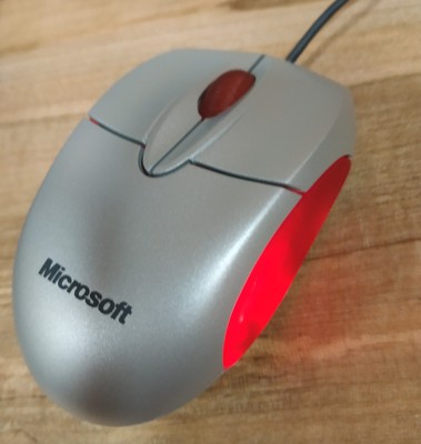 Microsoft Notebook Optical Mouse - New Old Stock (M-M20-00001E)