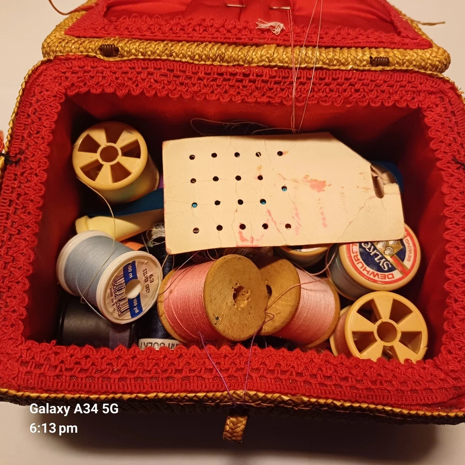 Vintage Raffia Wicker Floral Pattern Sewing  Box, 18 X 13 X 10 cm - Image 4 of 4