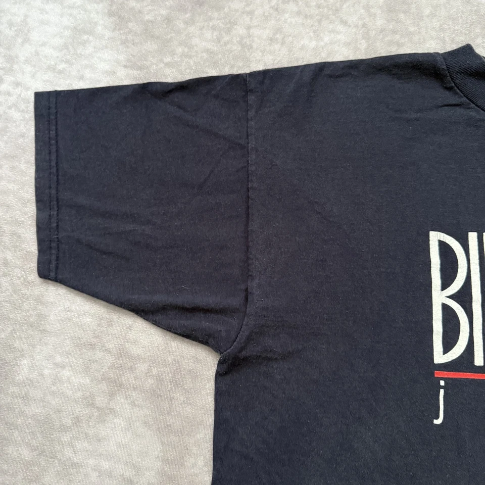 Camisa vaquera vintage Bill Blass para hombre mediana negra deletreada logotipo gráfico años 90 camiseta Foto 4 de 4