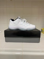 AIR JORDAN 11 LOW DS LEGEND BLUE SIZE 9 brand new authentic pristine
