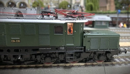 ROCO E94 036 digital mit Sound und Führerstandbeleuchtung