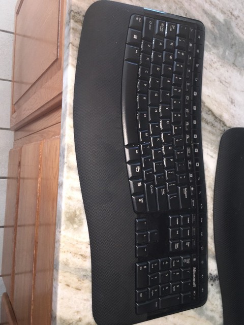 Microsoft Wireless Comfort Desktop 5000 Keyboard Model 1394