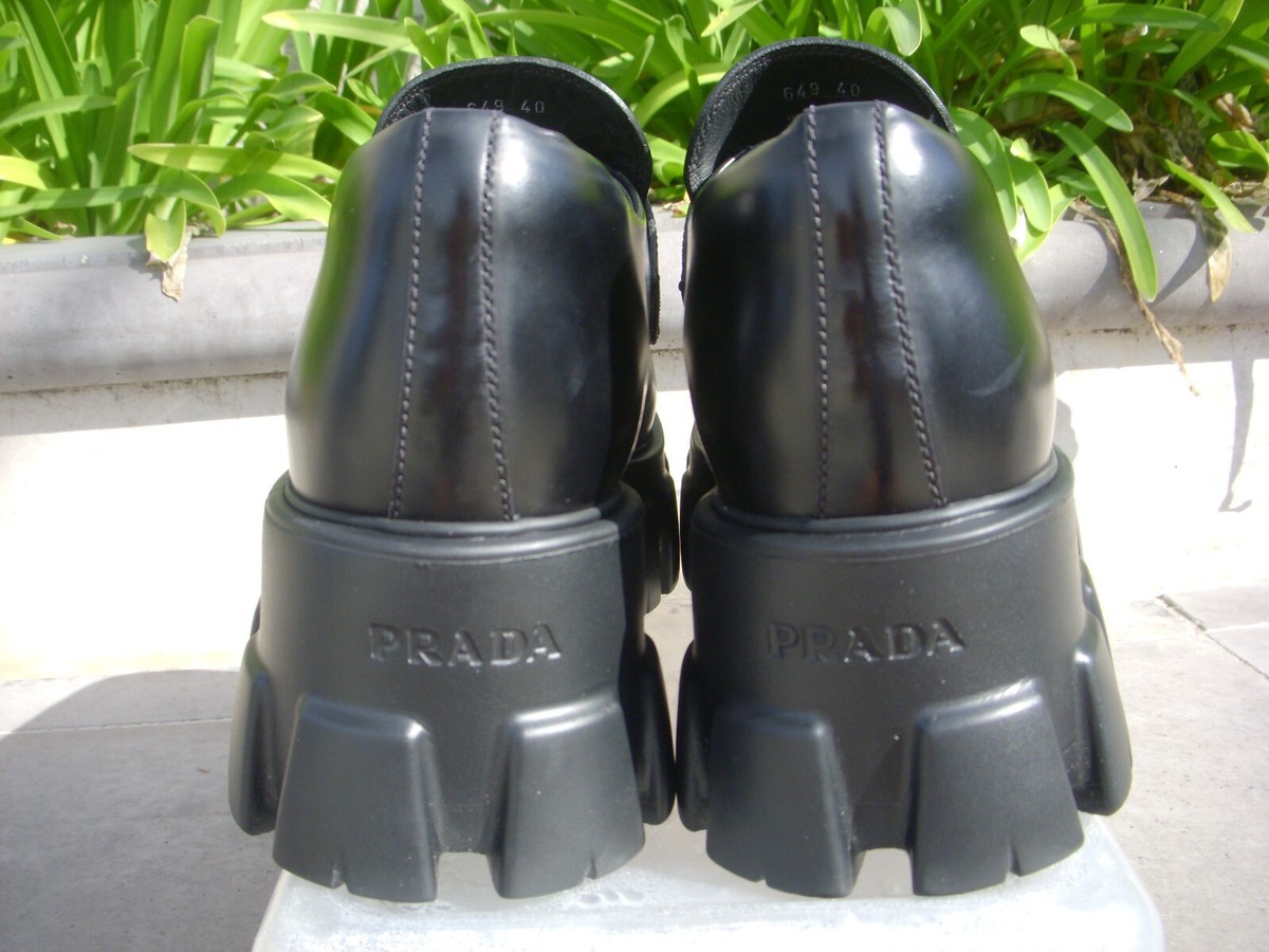 PRADA モノリス ローファー 38 PRADA】 モノリス ブラッシュドレザー ローファー (PRADA