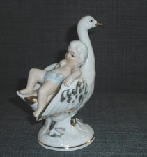 Porzellan Gans mit Baby Höhe ca 12 cm