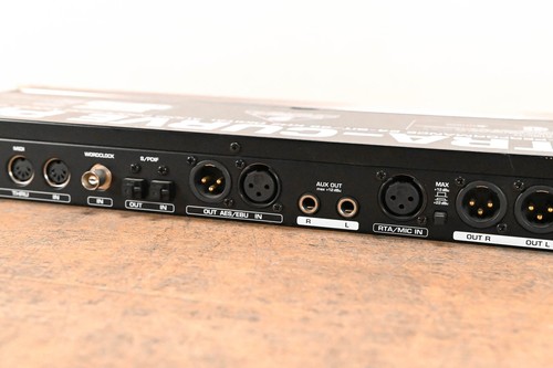 Behringer Ultracurve Pro DEQ2496 Equalizer and Mastering Processor CG01M4L - Picture 9 of 10
