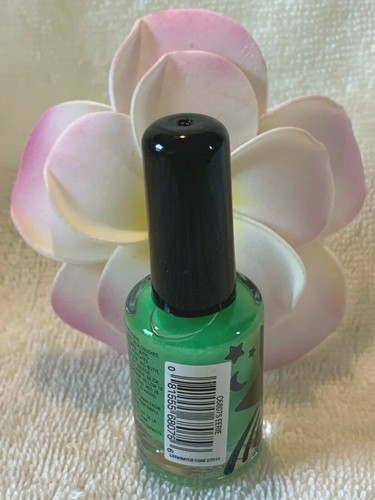 L.A. COLORS***EERIE***GLOW in the DARK Nail Polish~~0.37 FL OZ/11 mL~~BRAND NEW - Picture 3 of 9