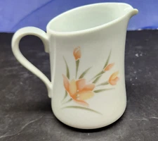 Corning Ware Corelle PEACH FLORAL 10 Oz Creamer  Nice