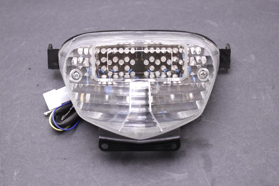 02 LUZ TRASERA LUZ FRENO TRASERO SUZUKI GSXR600 RECAMBIO R2.BX25 Foto 2 de 4